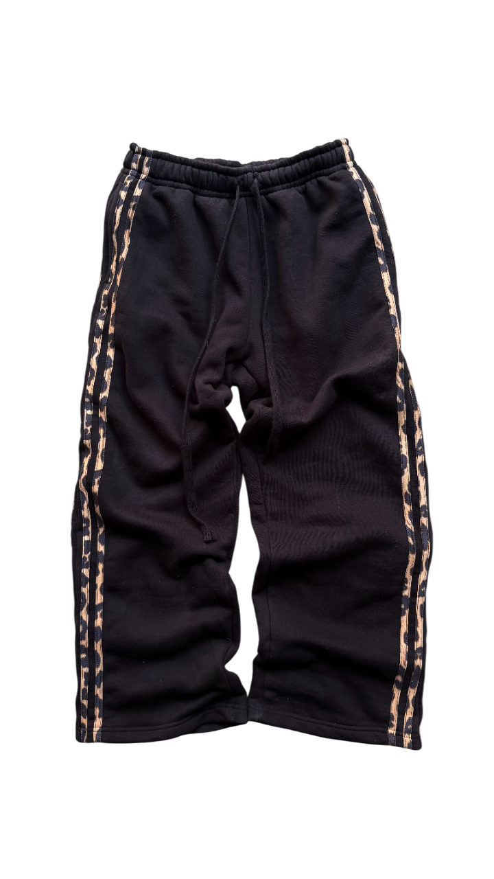 Black Noíre Sweats